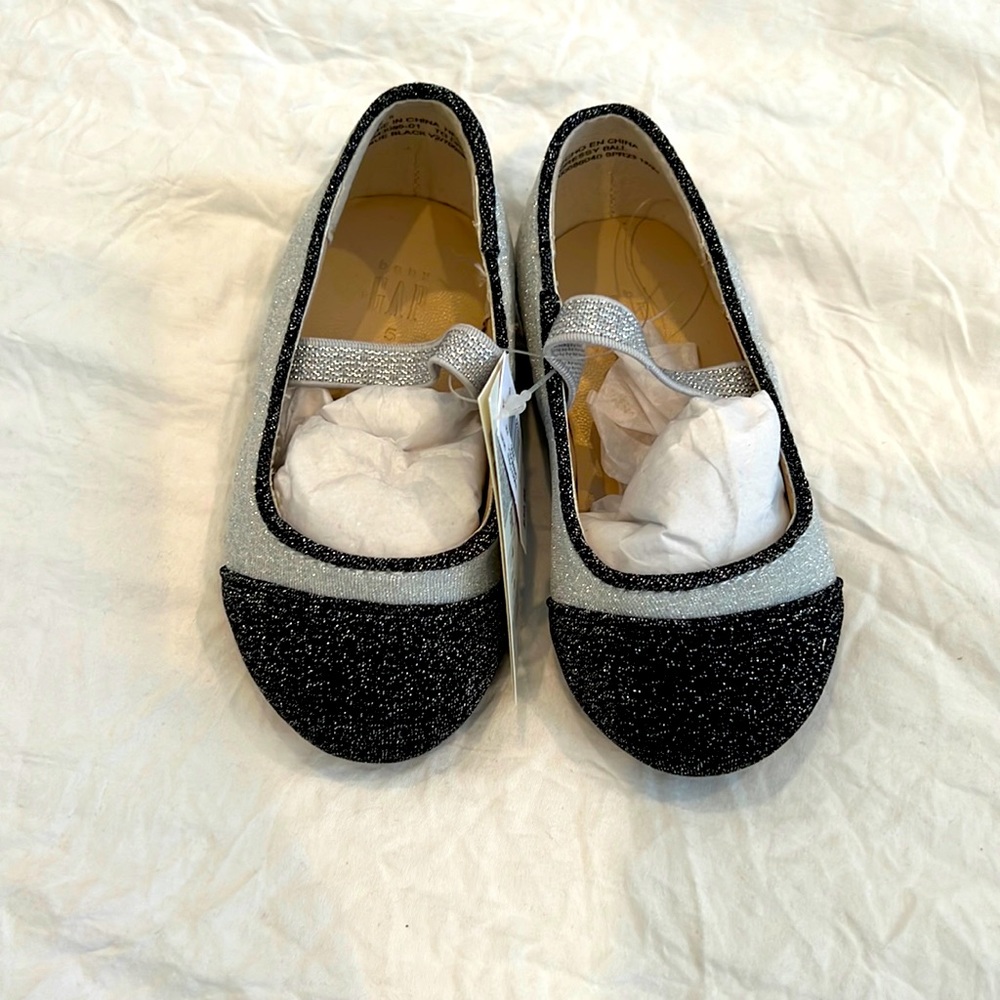 NWT Baby Gap toddler size 5 silver and black metallic ballet flat
